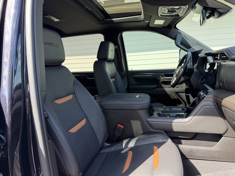 Used 2024 GMC Sierra 2500 AT4 w/ AT4 Preferred Package AWD/4WD image 35