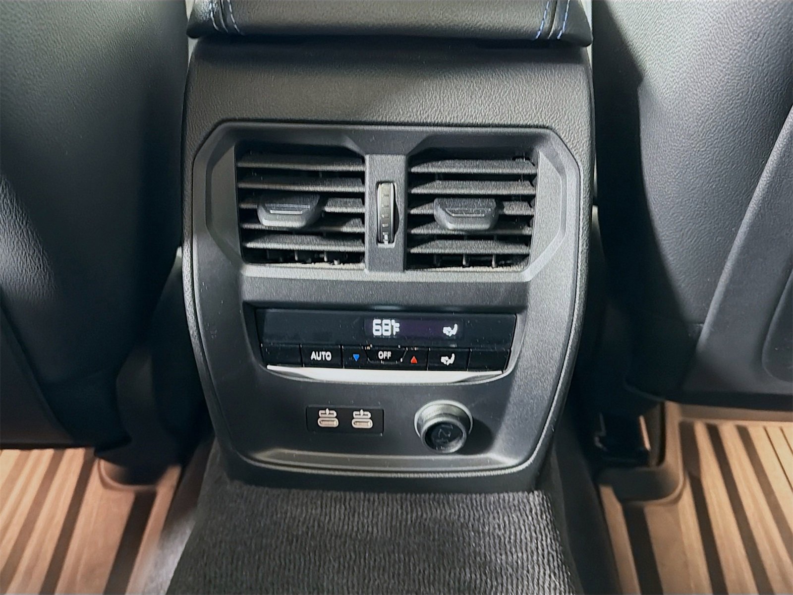 Used 2019 BMW 330i xDrive Sedan w/ M Sport Package image 28