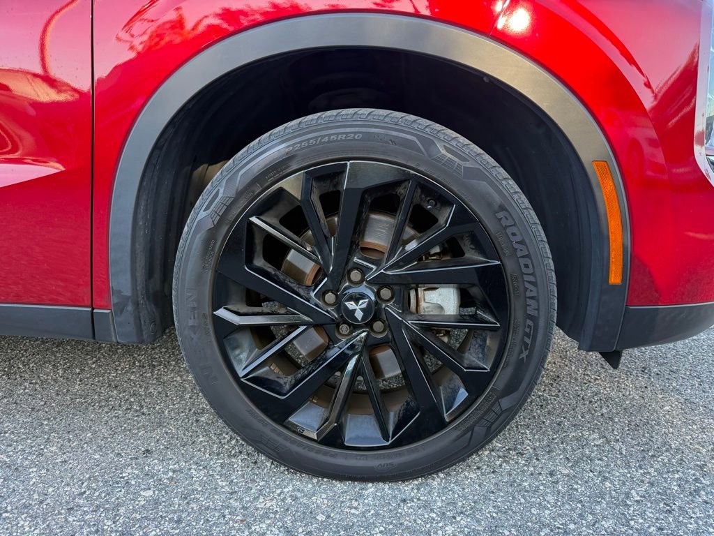 Used 2023 Mitsubishi Outlander SE image 7