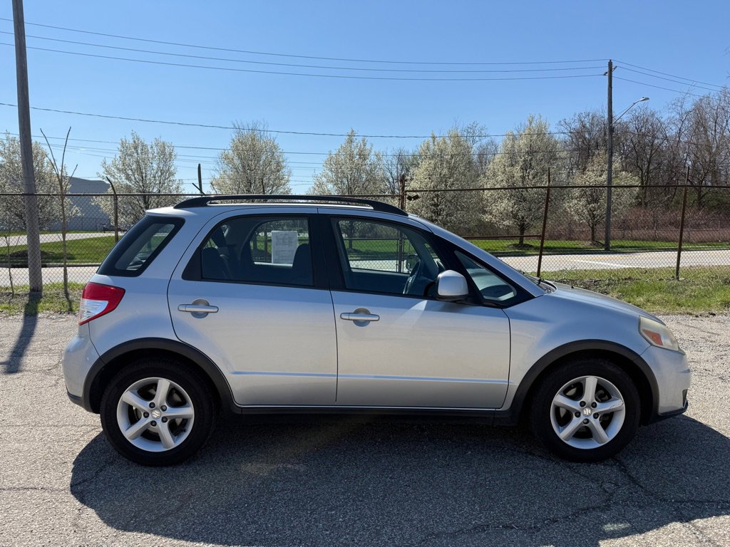 Used 2007 Suzuki SX4 AWD Hatchback image 2