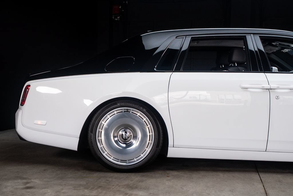 Used 2019 Rolls-Royce Phantom Sedan RWD image 19