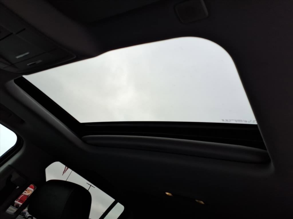 Used 2019 GMC Yukon XL Denali image 9