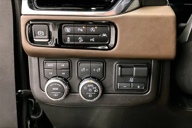 Used 2025 GMC Yukon XL Denali Ultimate AWD/4WD image 39