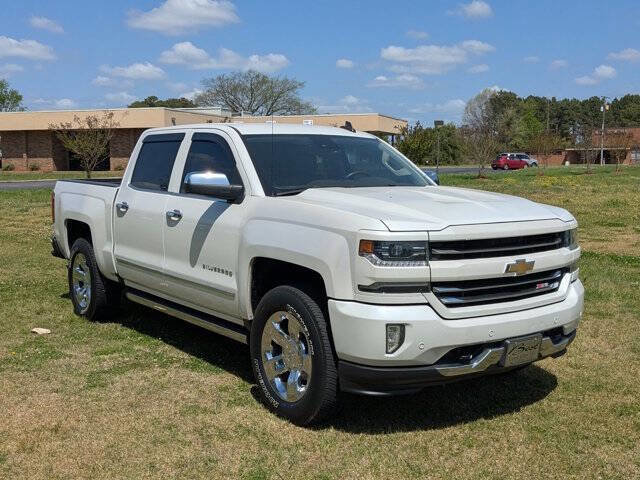 Used 2017 Chevrolet Silverado 1500 LTZ Z71 w/ LTZ Plus Package AWD/4WD image 1