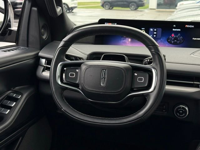 Used 2025 Lincoln Navigator Reserve w/ Jet Appearance Package image 10