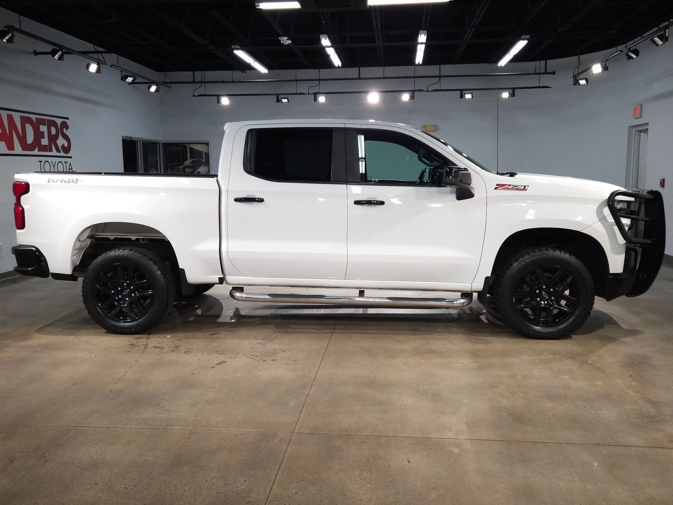 Used 2021 Chevrolet Silverado 1500 LT Trail Boss w/ Convenience Package II AWD/4WD image 8