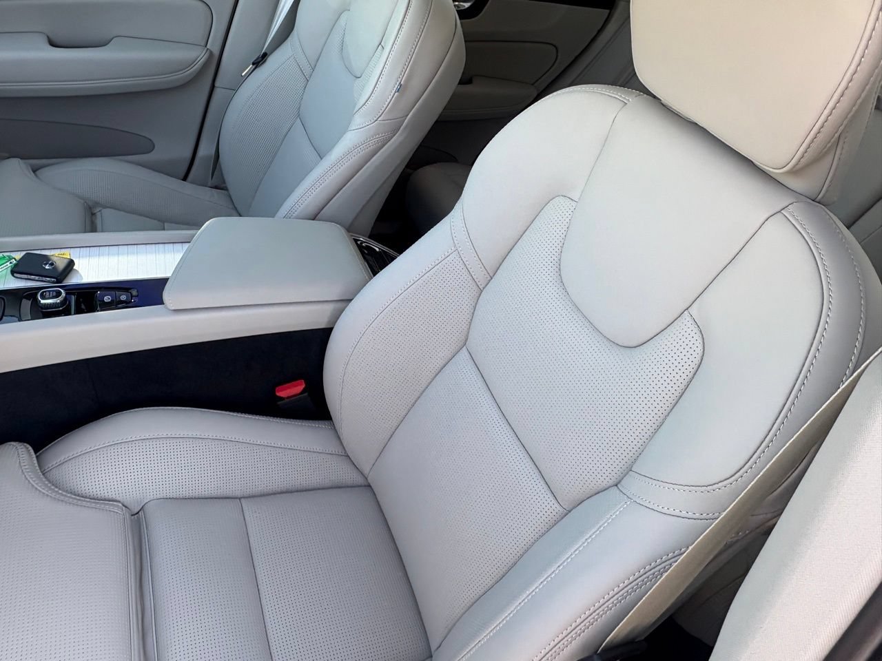 New 2026 Volvo XC60 B5 Ultra w/ Protection Package Premier AWD/4WD image 30