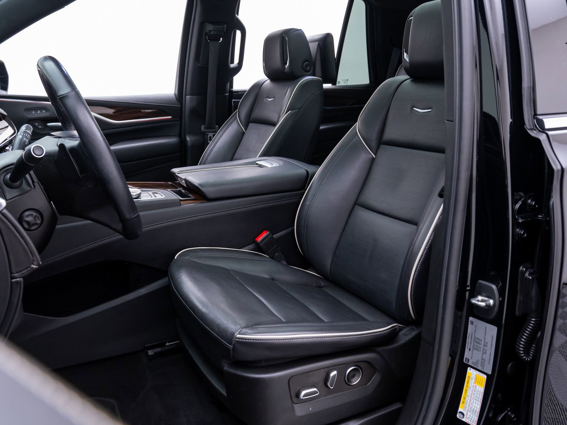 Used 2021 Cadillac Escalade Premium Luxury w/ LPO, Radiant Package image 17