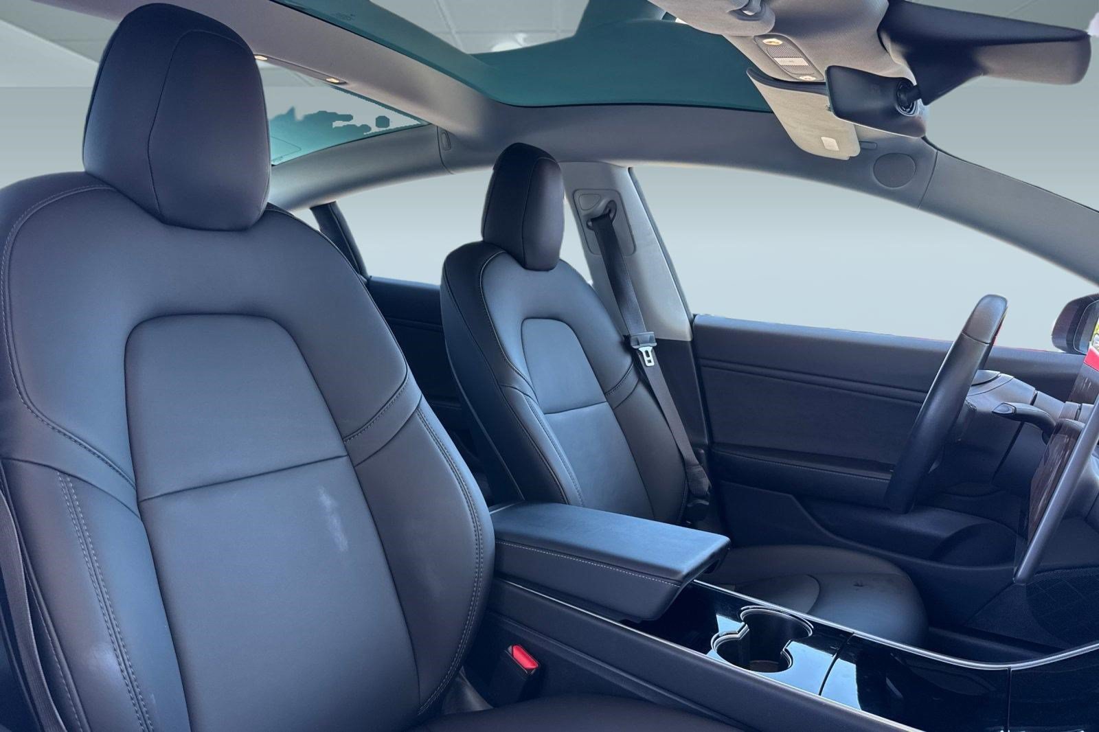 Used 2018 Tesla Model 3 Long Range RWD image 29