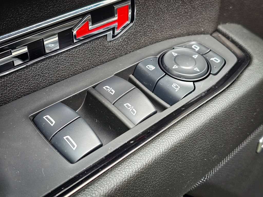 Used 2024 GMC Sierra 1500 AT4 w/ Technology Package AWD/4WD image 13