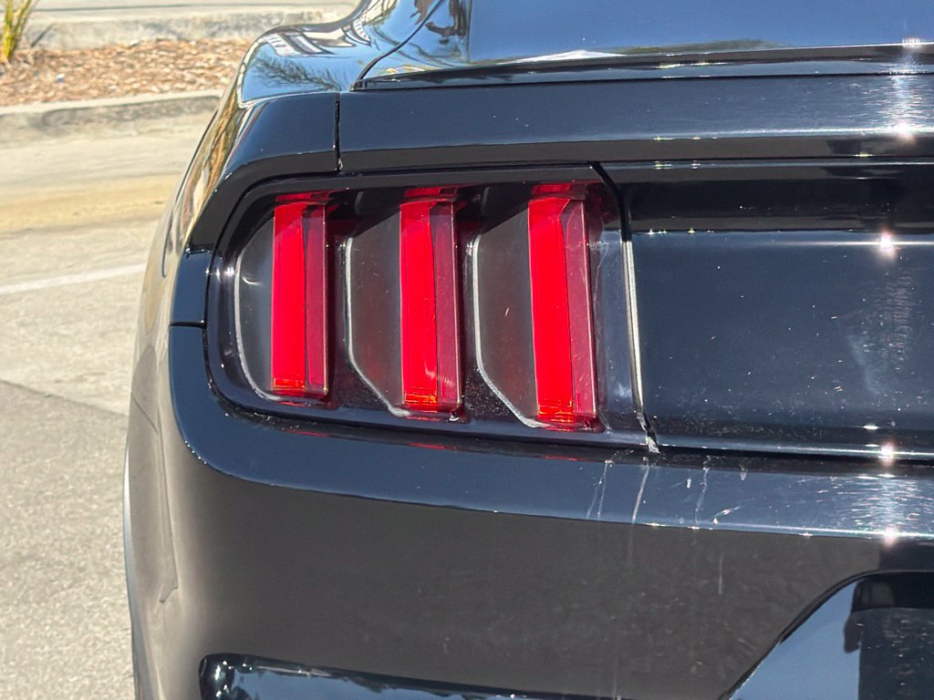 Used 2016 Ford Mustang Shelby GT350 w/ Technology Package RWD image 15