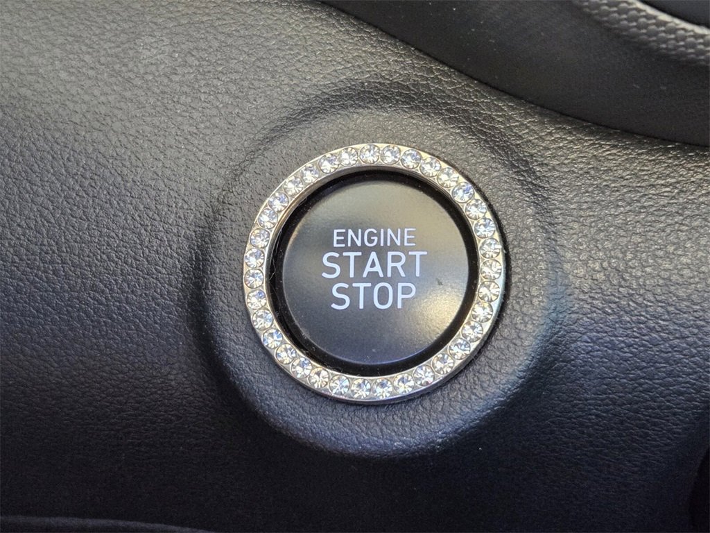 Certified 2024 Hyundai Venue SEL image 22