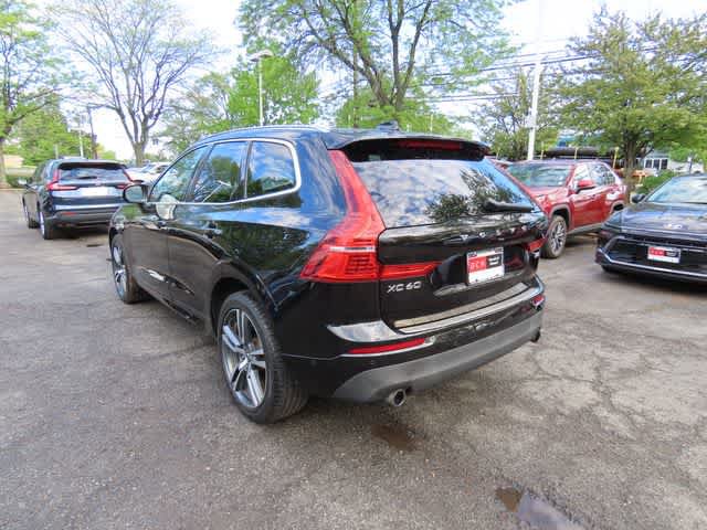 Used 2019 Volvo XC60 T5 Momentum w/ Multimedia Package AWD/4WD image 4