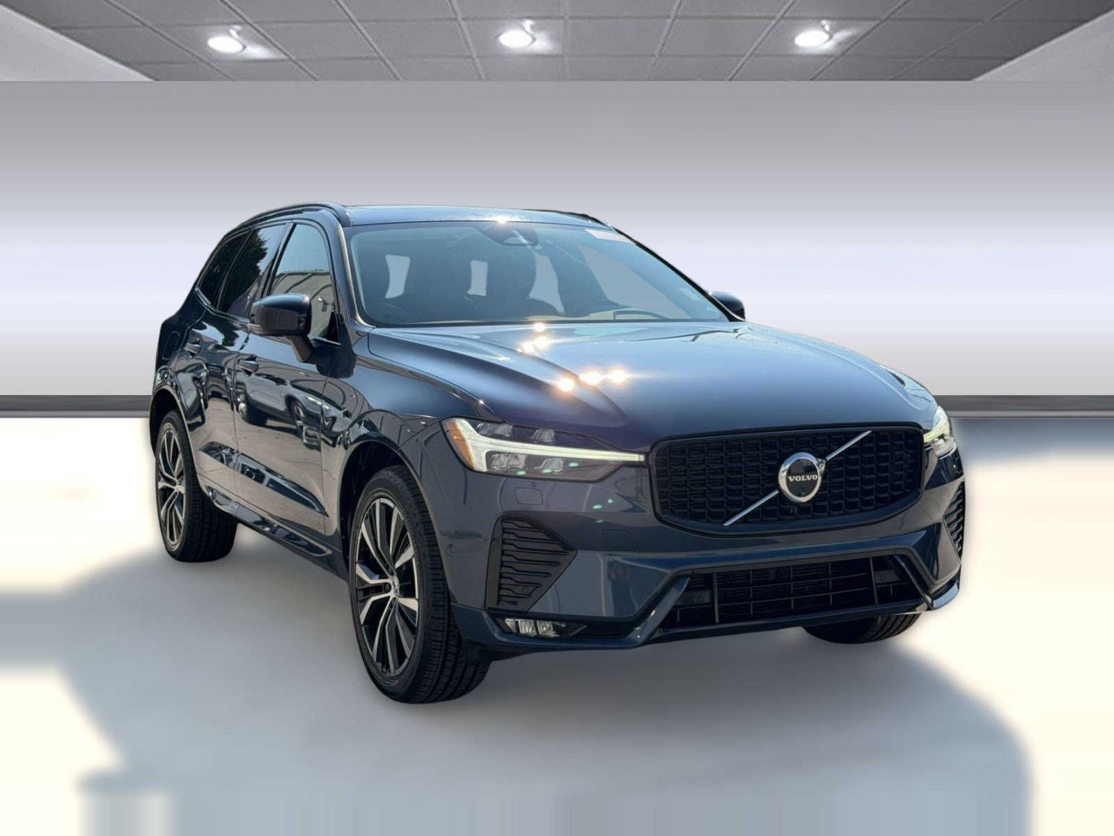 Certified 2024 Volvo XC60 B5 Plus w/ Protection Package Premier AWD/4WD image 7