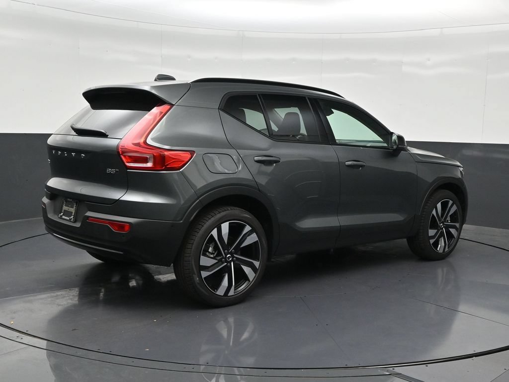 New 2026 Volvo XC40 B5 Plus w/ Climate Package AWD/4WD image 5