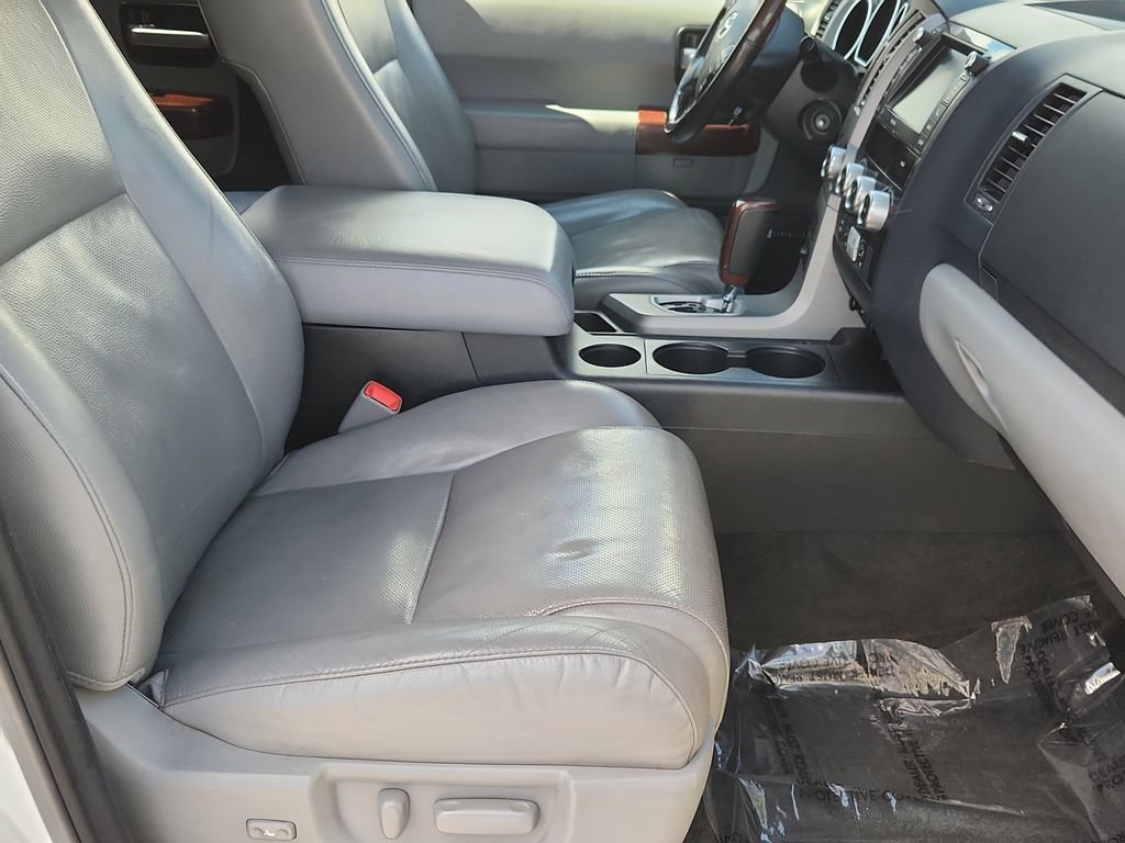 Used 2013 Toyota Sequoia Platinum AWD/4WD image 19