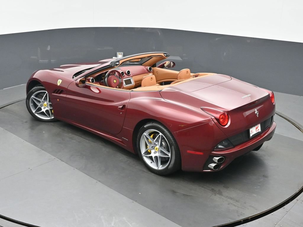 Used 2010 Ferrari California RWD image 41