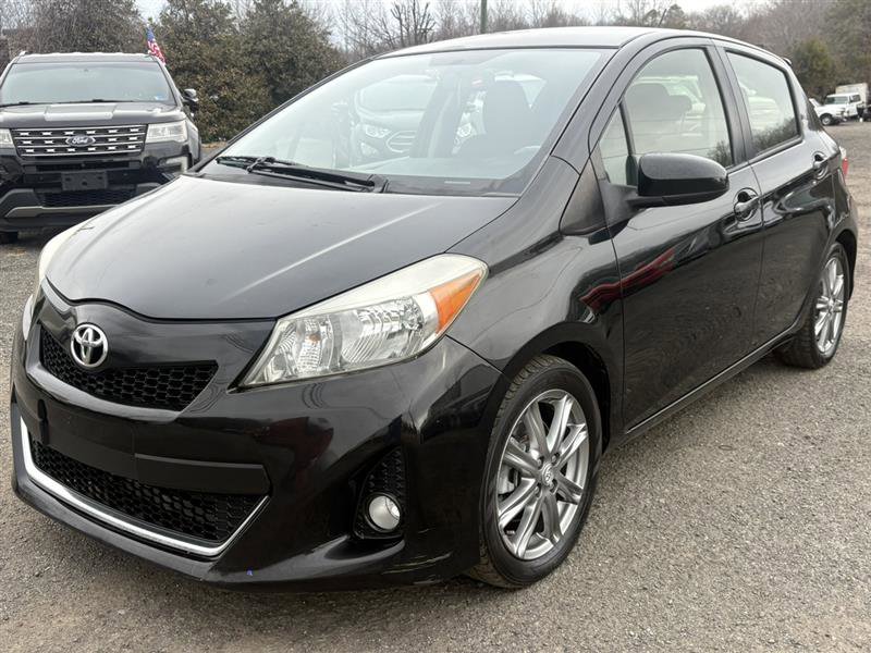 Used 2012 Toyota Yaris SE image 1
