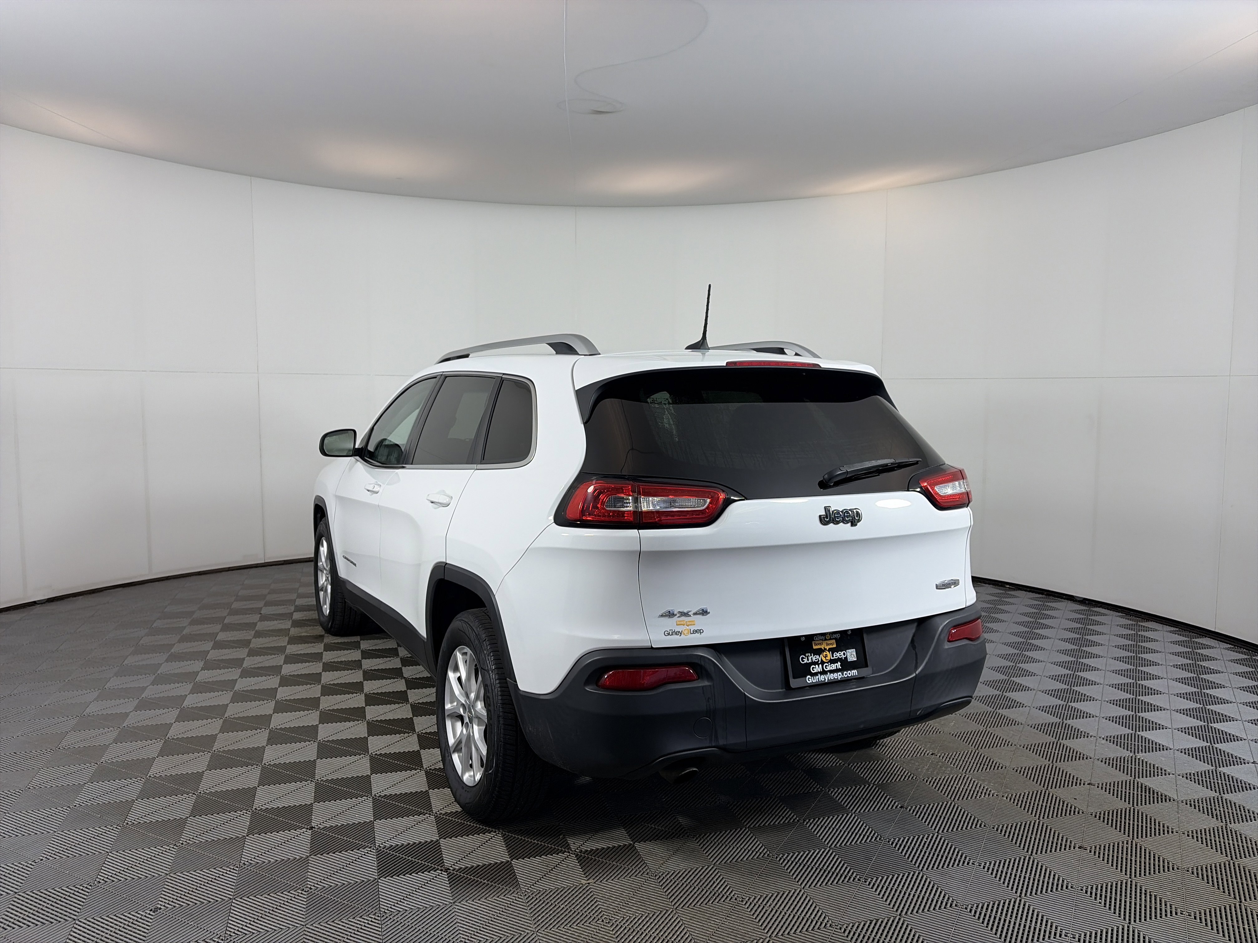 Used 2016 Jeep Cherokee Latitude image 3