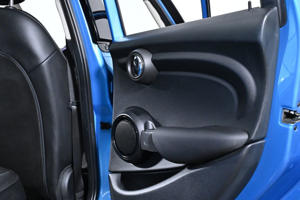 Used 2019 MINI Cooper 4-Door Hardtop w/ Signature Upholstery Package image 28