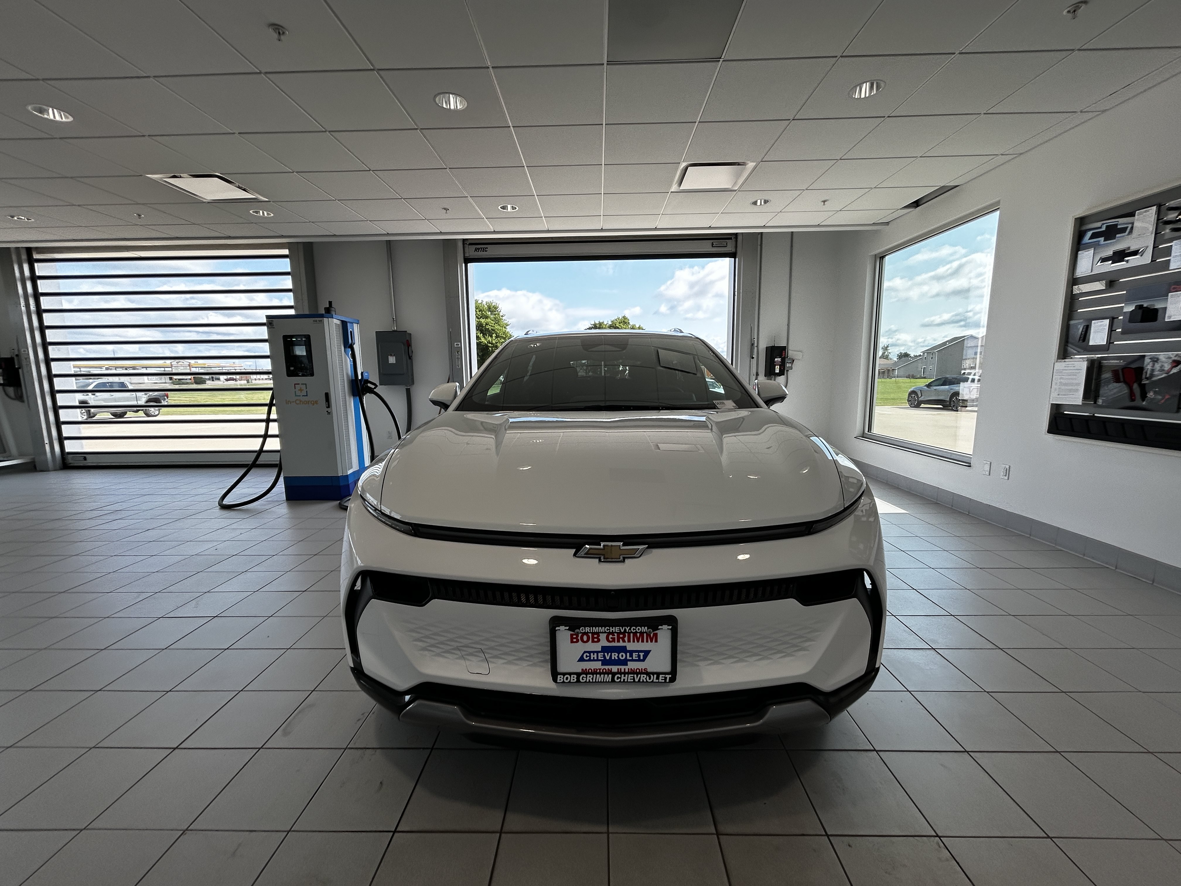 Used 2025 Chevrolet Equinox EV LT w/ Convenience Package FWD image 5