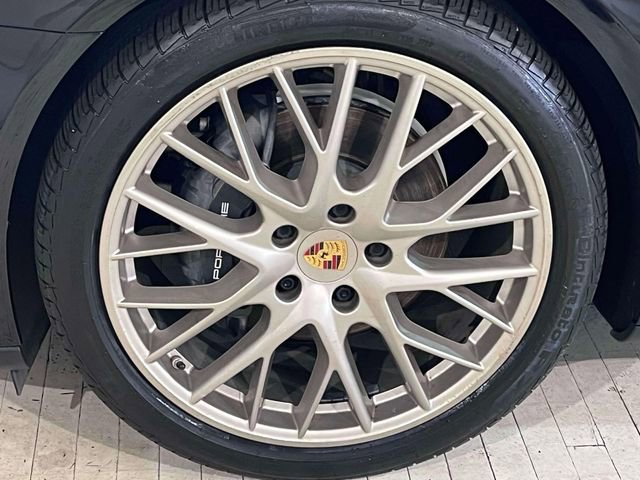 Used 2020 Porsche Panamera image 13