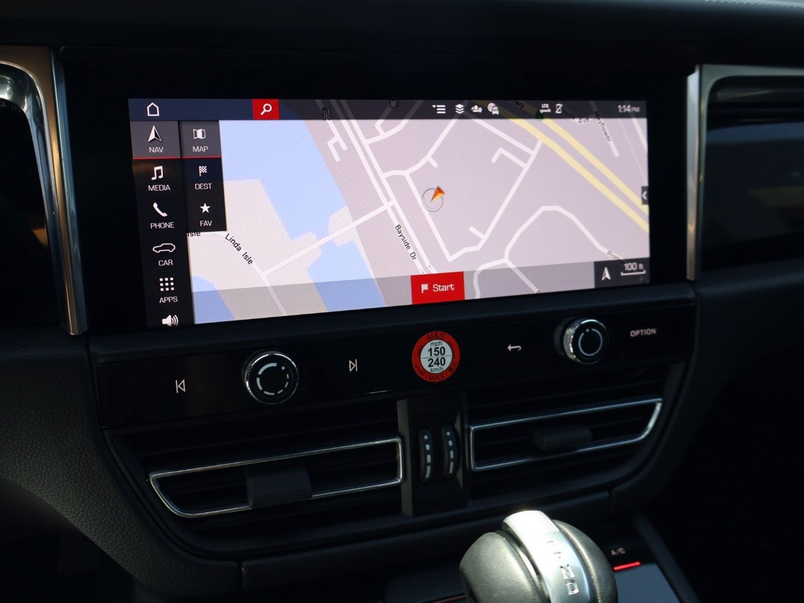 Certified 2026 Porsche Macan AWD/4WD image 18