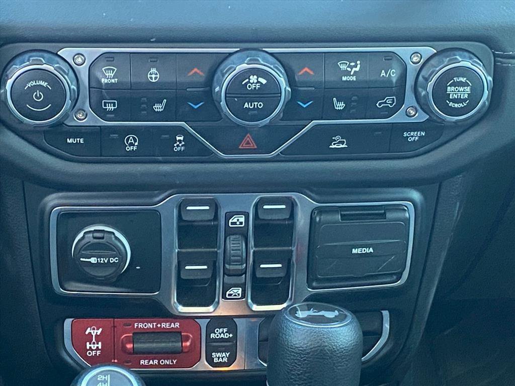 Used 2024 Jeep Wrangler Unlimited Rubicon w/ XTREMEE 35" Tire Package image 11