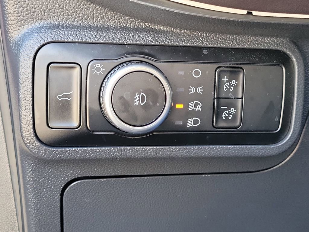 Used 2025 Ford Explorer Platinum image 28