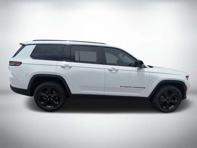 Used 2022 Jeep Grand Cherokee L Limited w/ Black Appearance Package RWD image 2