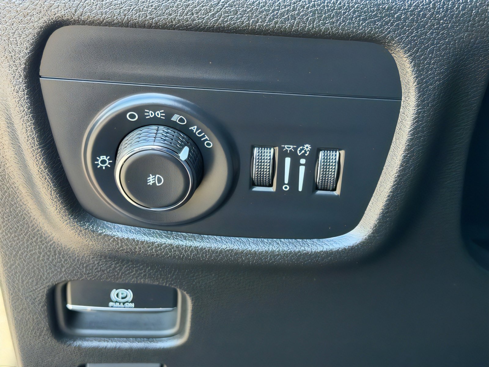 Used 2024 Jeep Grand Cherokee L Limited w/ Trailer Tow Package image 23