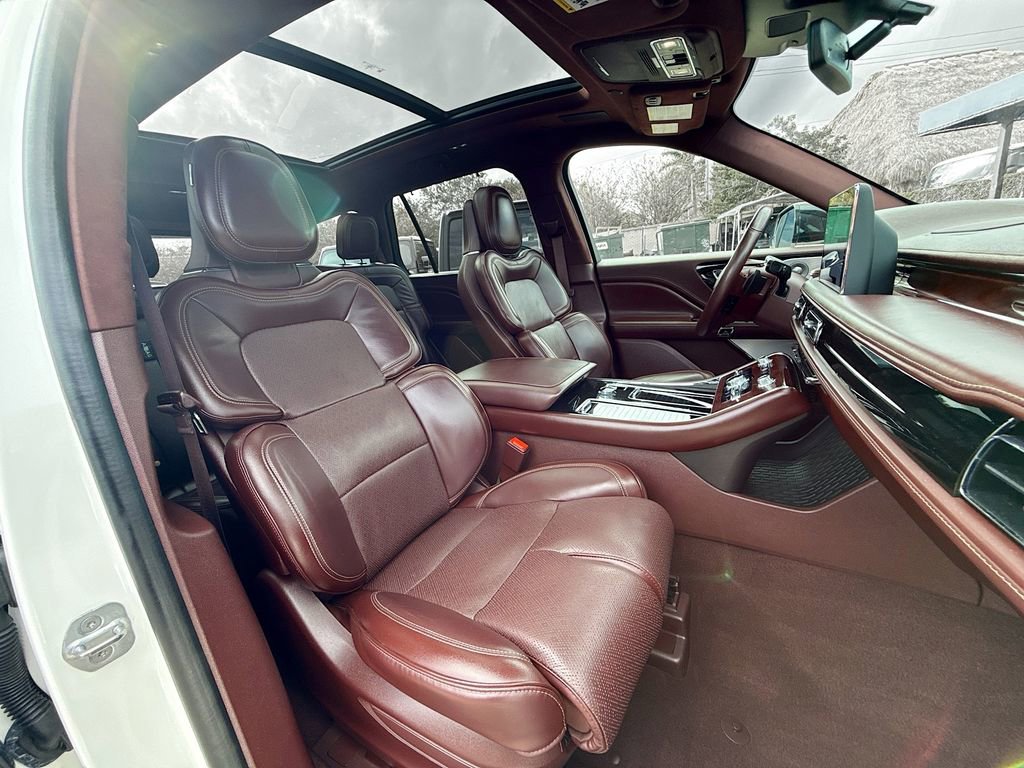 Used 2023 Lincoln Aviator Black Label w/ Jet Package image 33