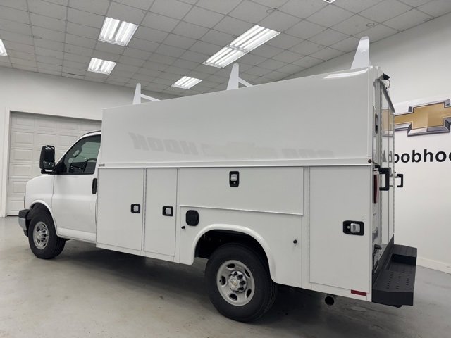 New 2026 Chevrolet Express 3500 w/ Power Convenience Package image 7