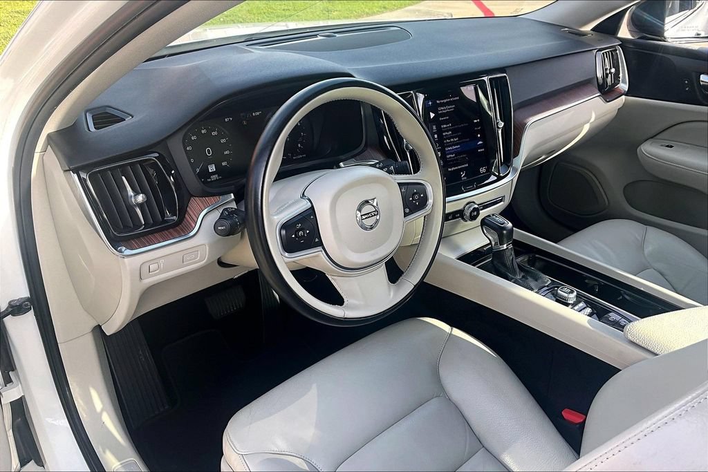 Used 2021 Volvo S60 T5 Momentum FWD image 19