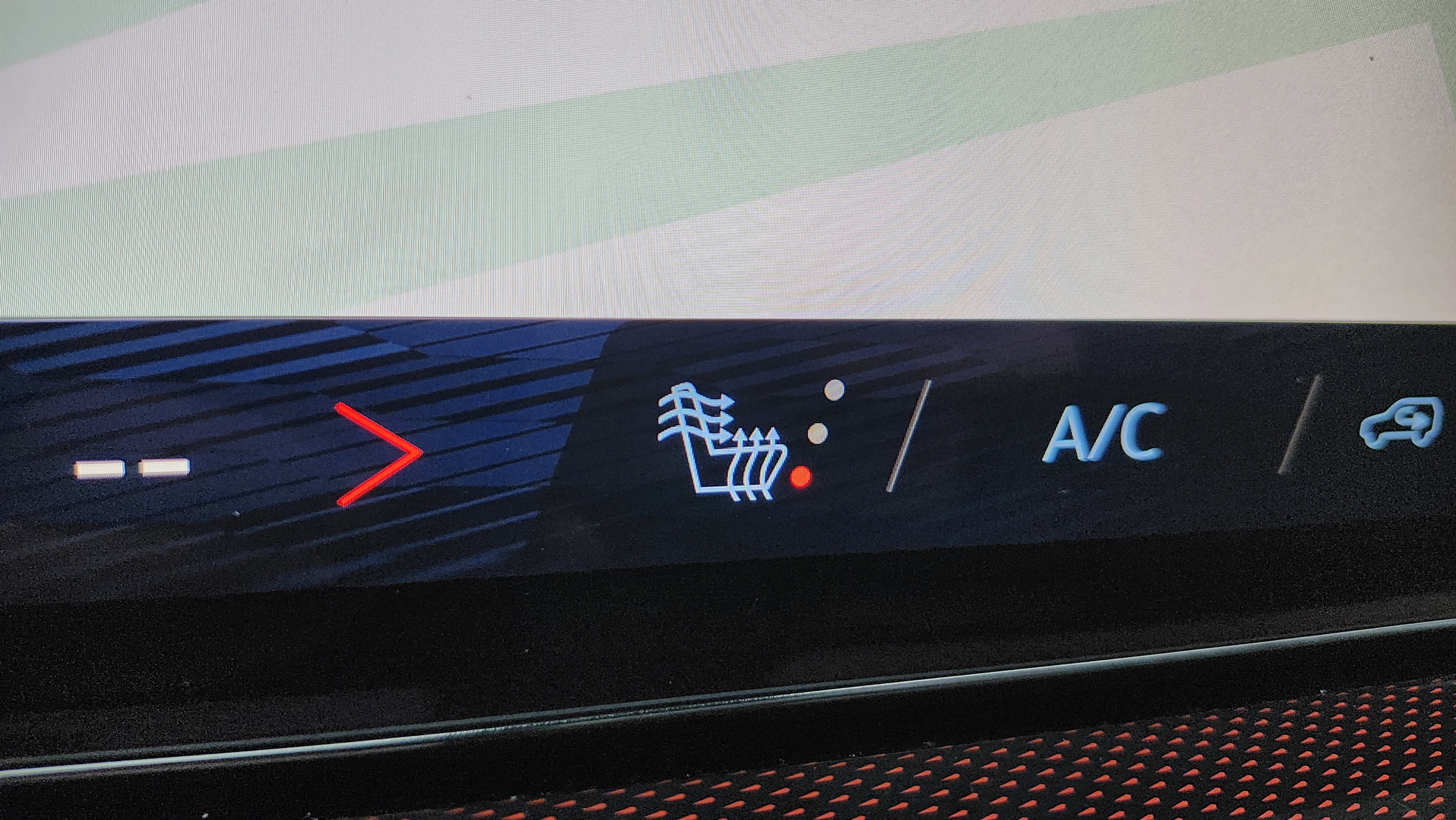 Used 2025 Chevrolet Traverse Z71 w/ LPO, Floor Liner Package image 9