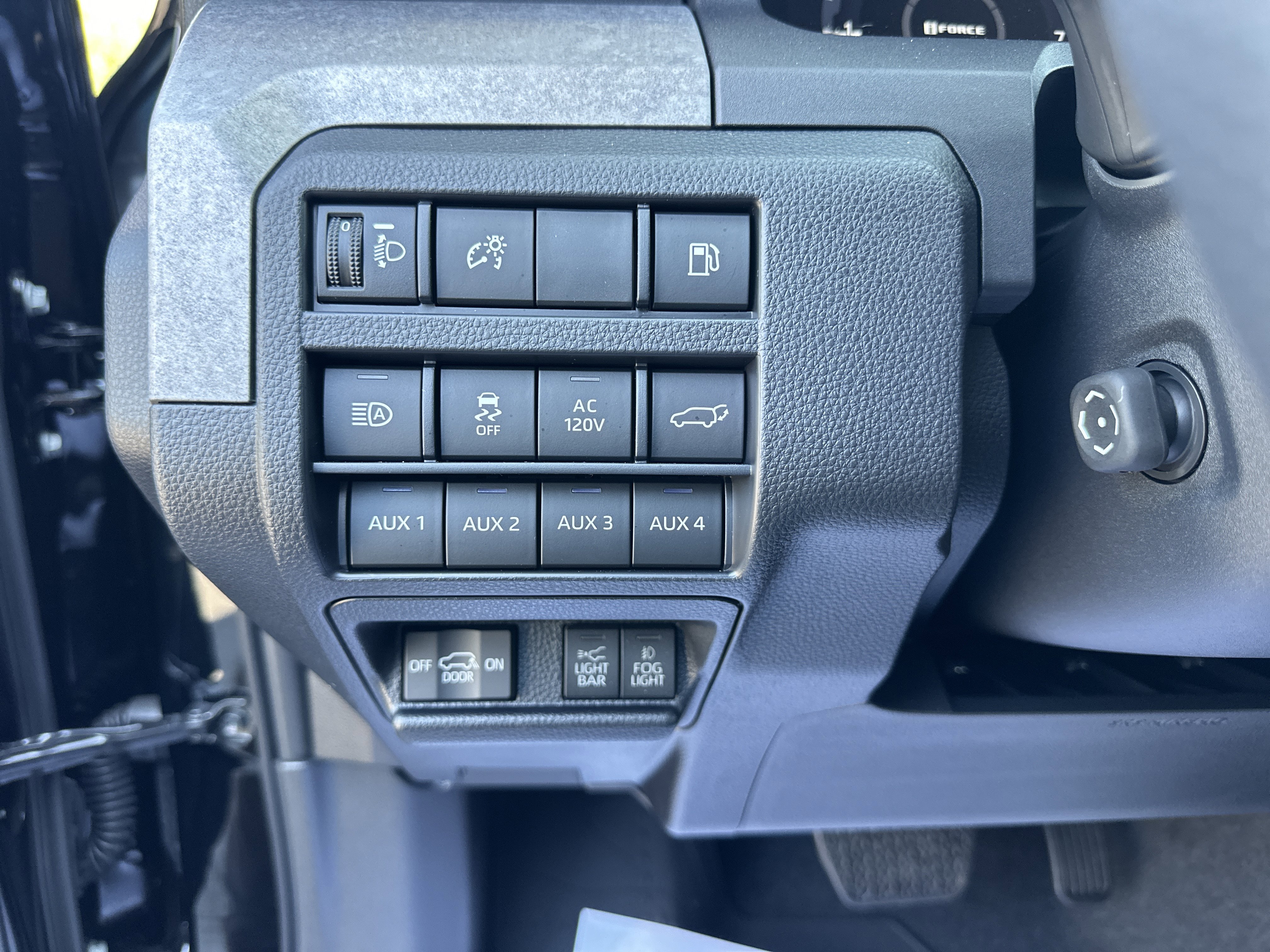 New 2025 Toyota 4Runner Trailhunter image 9