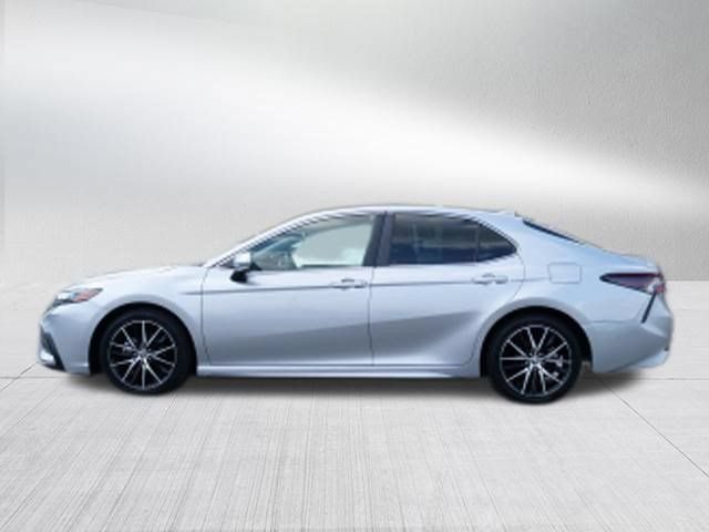 Used 2024 Toyota Camry SE w/ Convenience Package FWD image 6