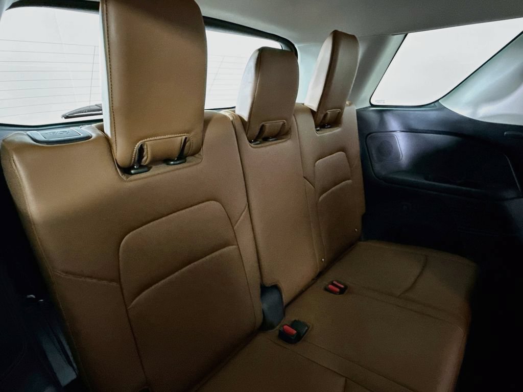 Used 2023 Nissan Pathfinder Platinum AWD/4WD image 32