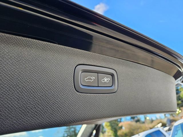 Used 2023 Volvo XC90 B6 Plus w/ Protection Package Premier image 13