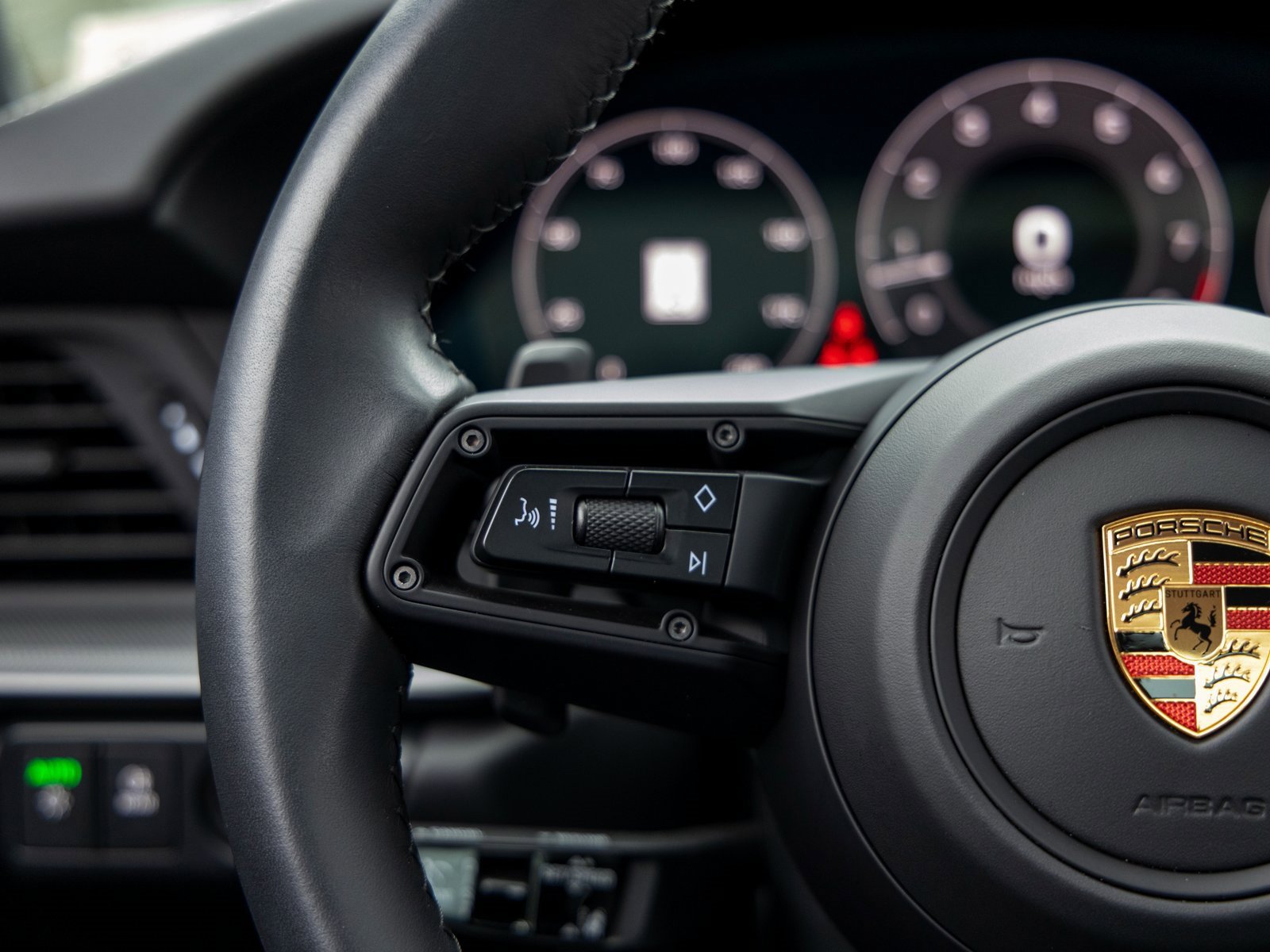 Certified 2025 Porsche 911 Carrera image 31