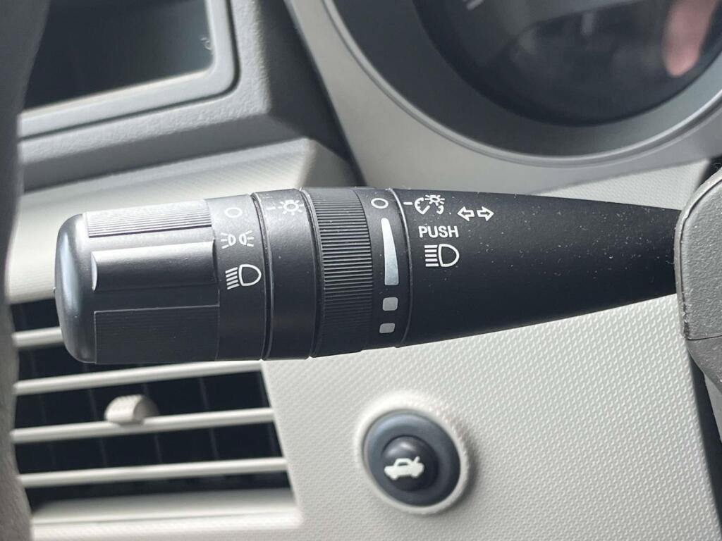 Used 2010 Dodge Avenger SXT FWD image 27