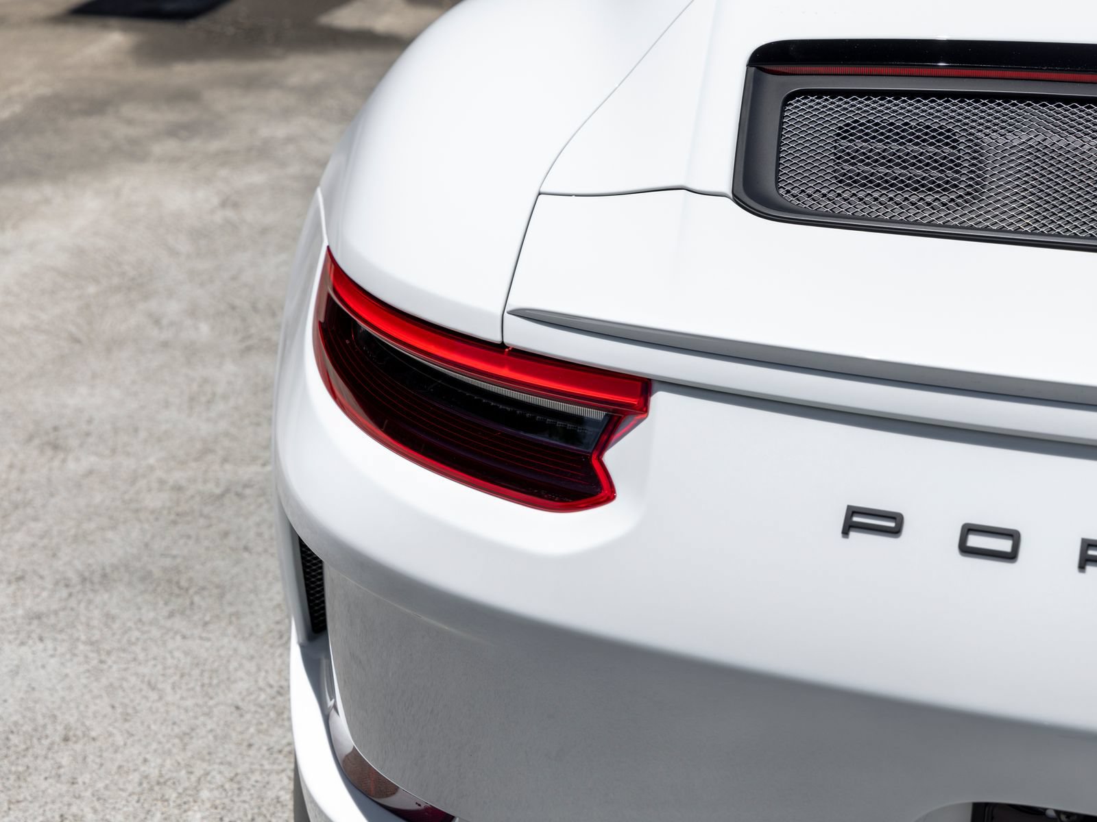 Certified 2018 Porsche 911 GT3 RWD image 19