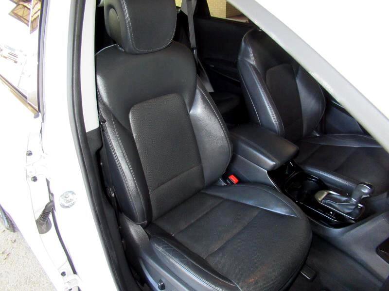 Used 2017 Hyundai Santa Fe Limited image 32