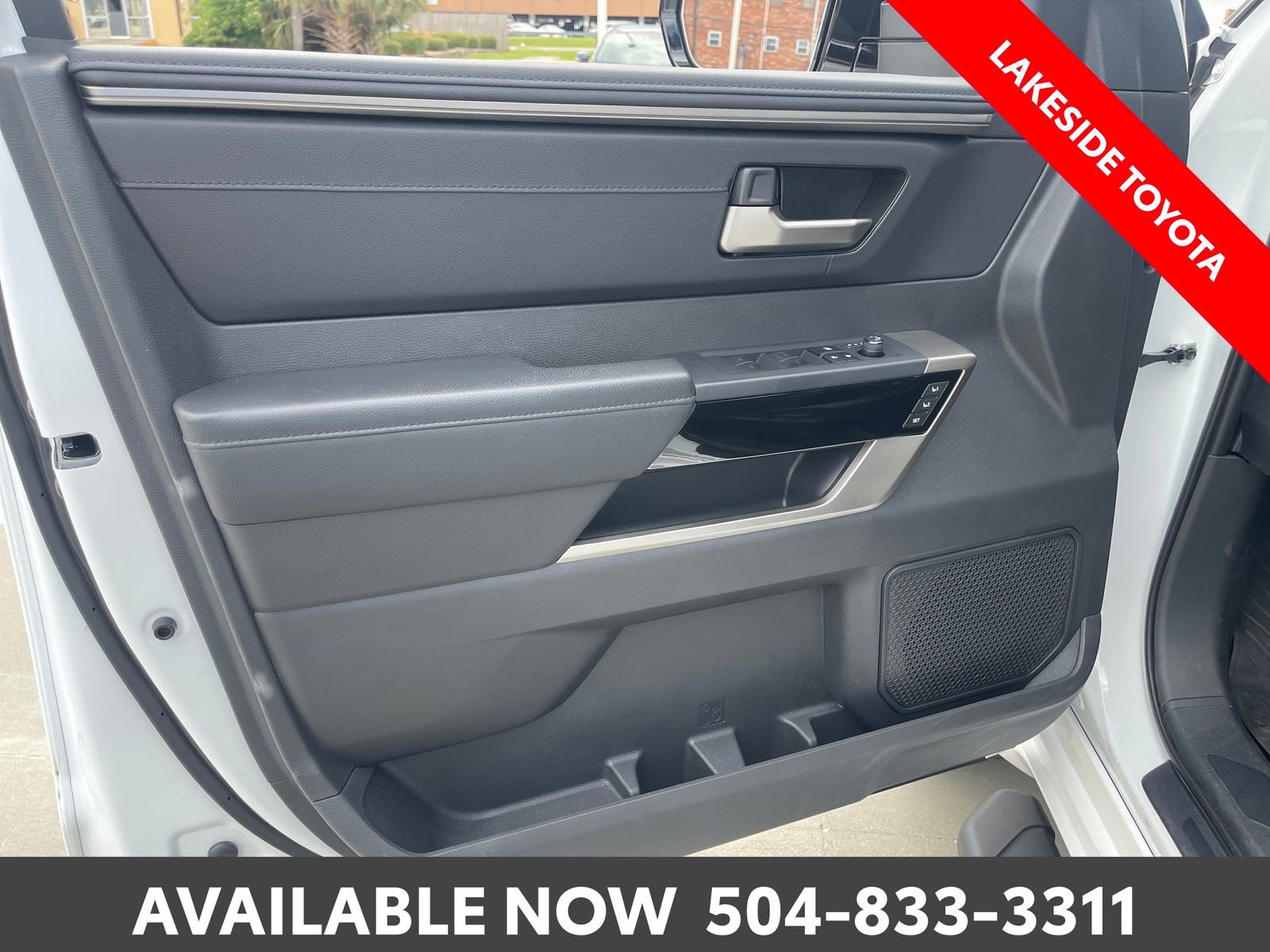 Used 2025 Toyota Tundra Limited AWD/4WD image 23