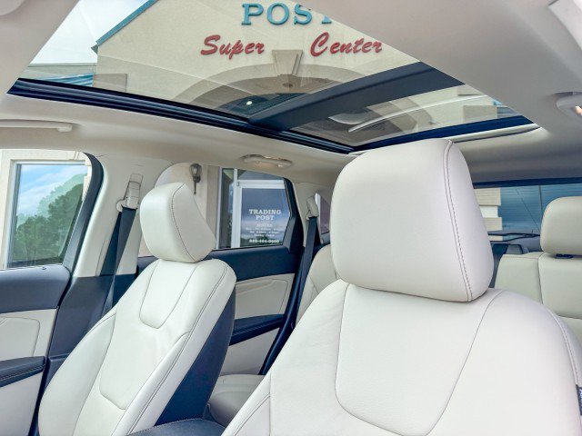 Used 2021 Ford Edge Titanium FWD image 13