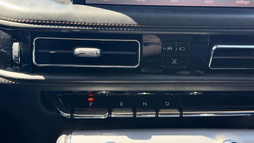 Used 2023 Lincoln Aviator AWD image 25