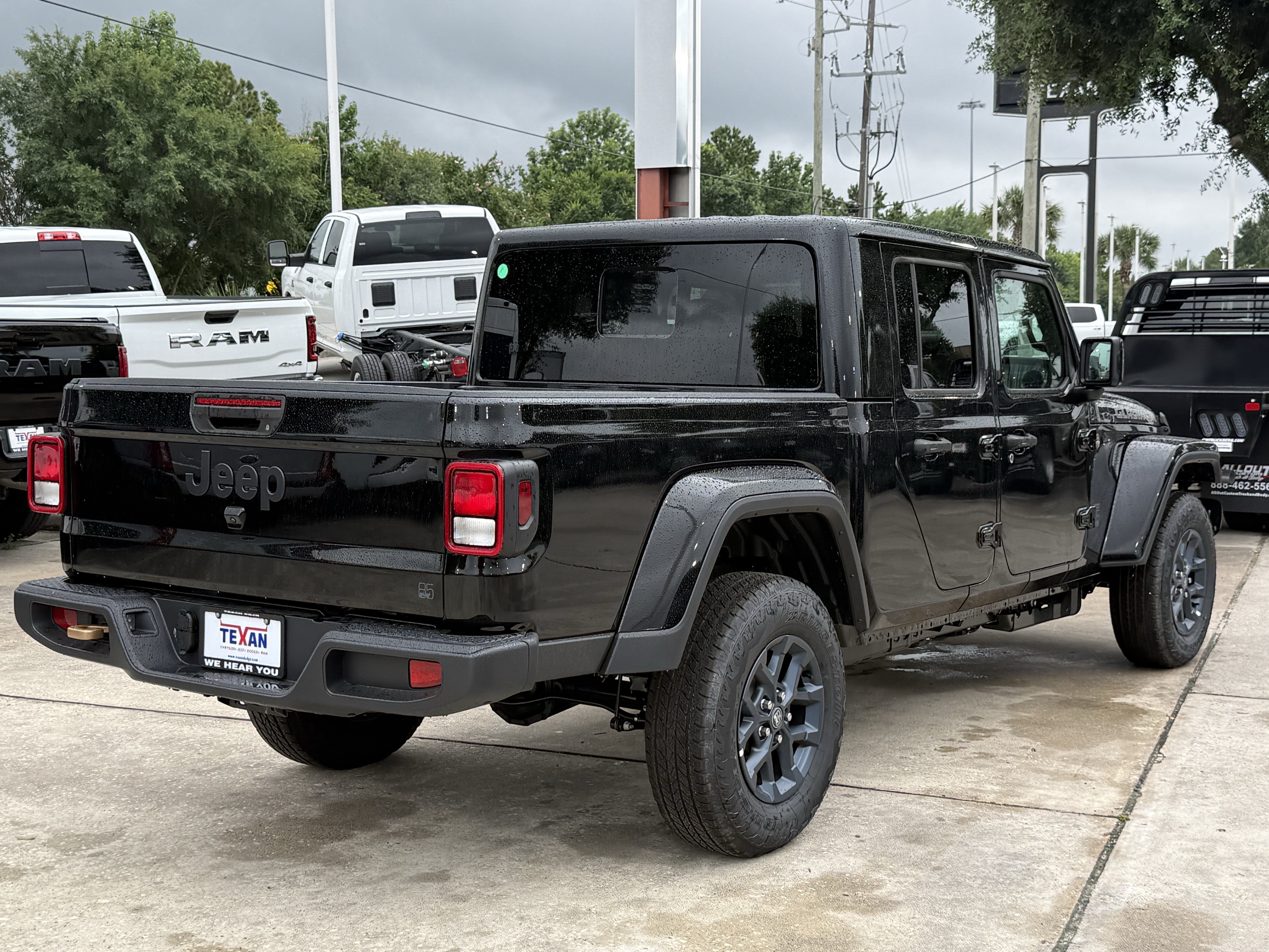 New 2026 Jeep Gladiator Sport AWD/4WD image 5