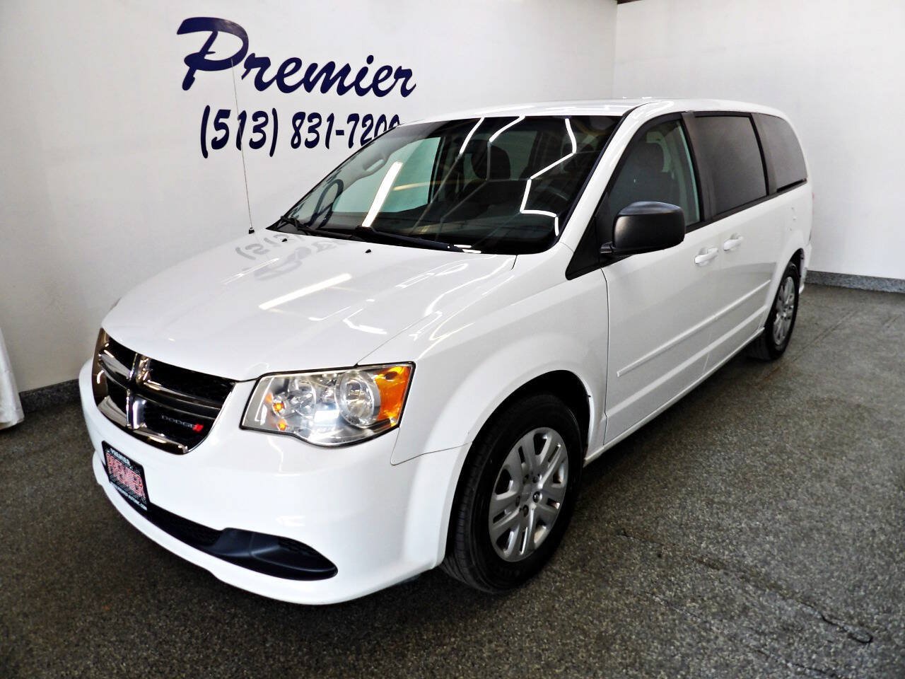 Used 2016 Dodge Grand Caravan SE w/ Quick Order Package 29E SE FWD image 1