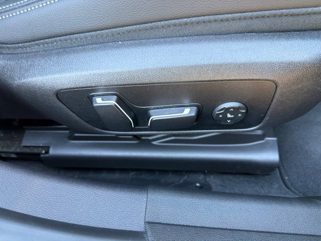 Used 2024 BMW 330i xDrive Sedan w/ M Sport Package AWD/4WD image 18