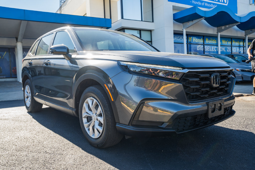 Used 2023 Honda CR-V LX image 1